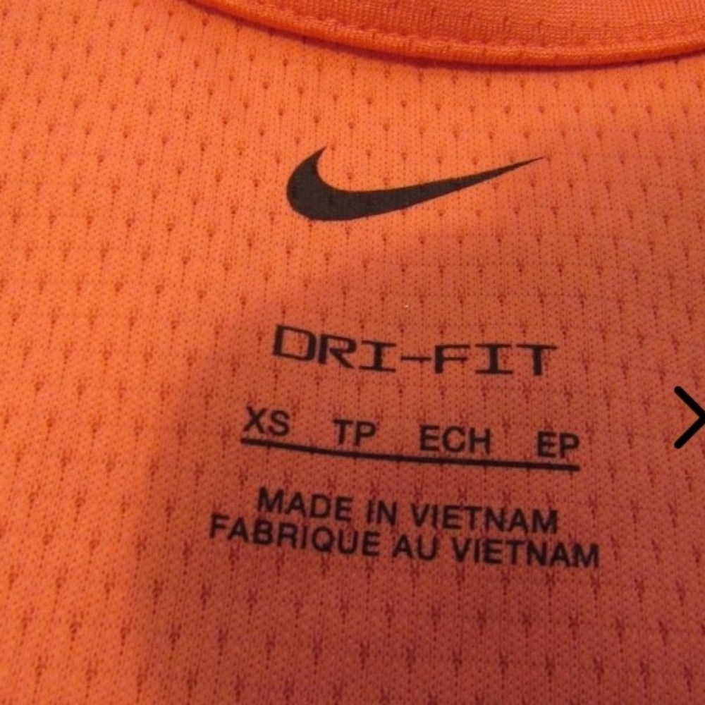 NWT Nike Dri-Fit women's coral jacket-size XS - Picture 2 of 9